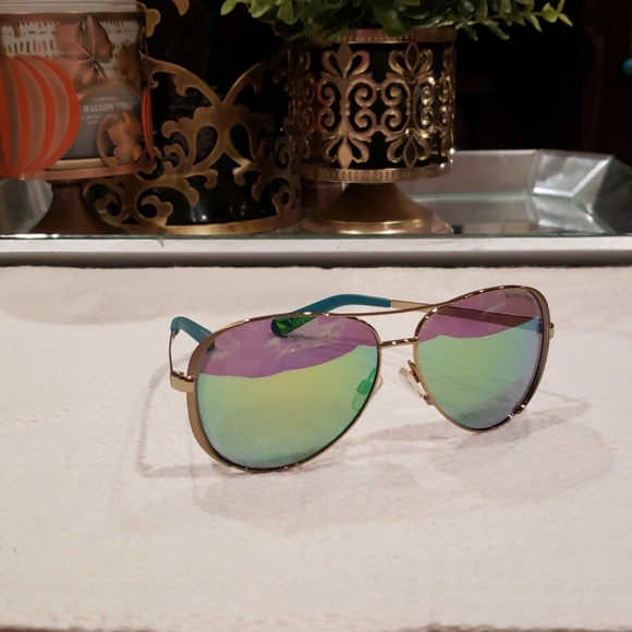 MICHAEL KORS "CHELSEA" MIRRORED AVIATOR SUNGLASSES - Picture 2 of 8